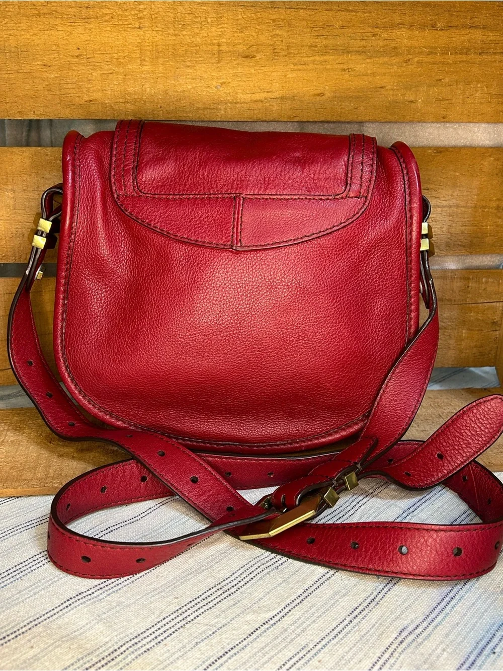 ORYANY RED CROSSBODY WITH STITCHING DETAIL